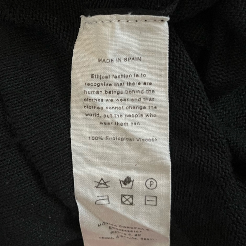 Cordera Black Button Down Sleeveless Top - Picture 4 of 4